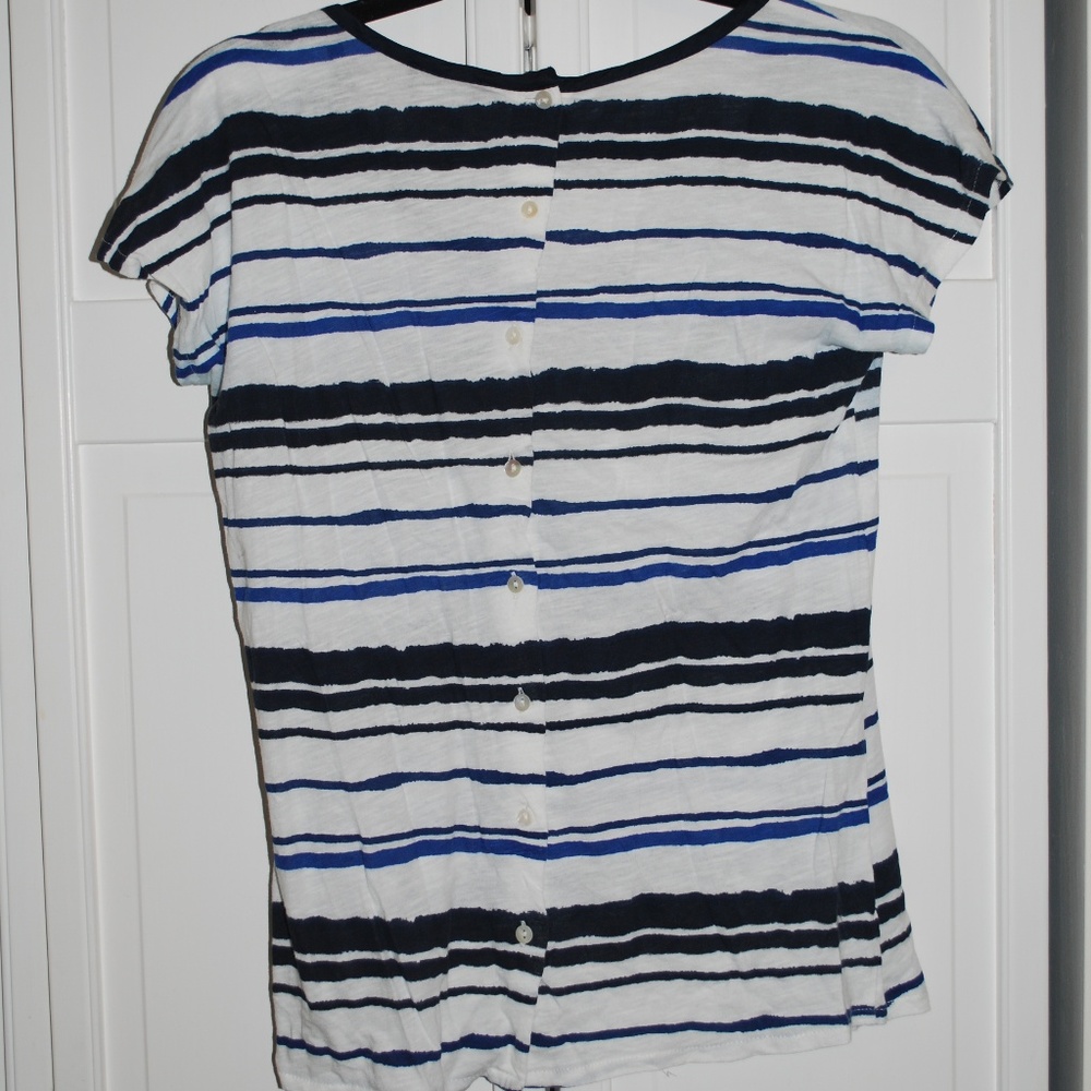 Lucky- striped t, button down back, shades of blue